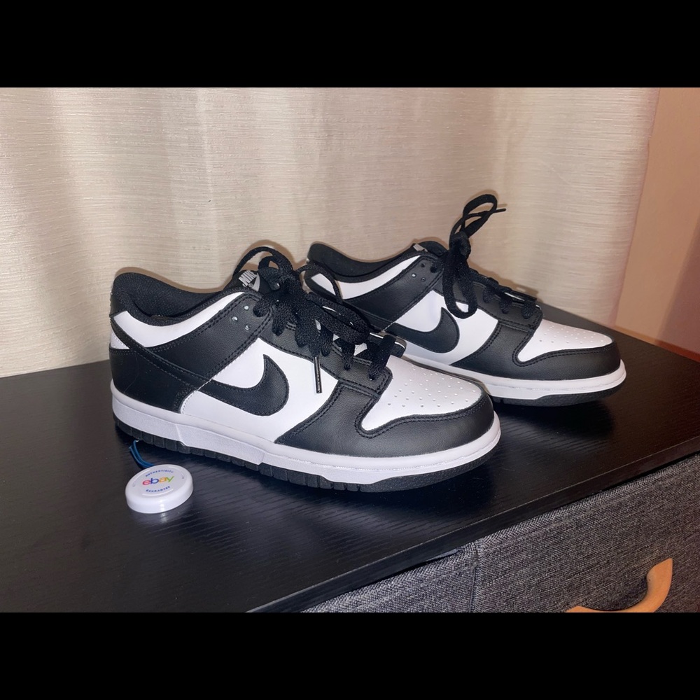 Nike low dunk white black